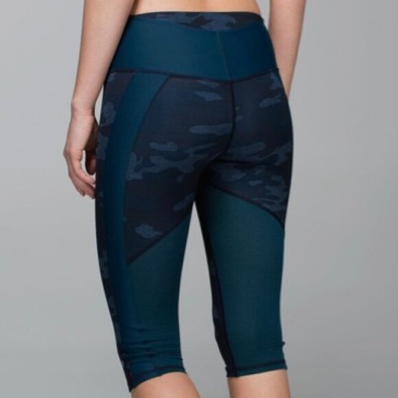 Lululemon Clip-In Crop Heathered Texture Lotus Camo Oil Slick Blue /Alberta Lake - Picture 10 of 11